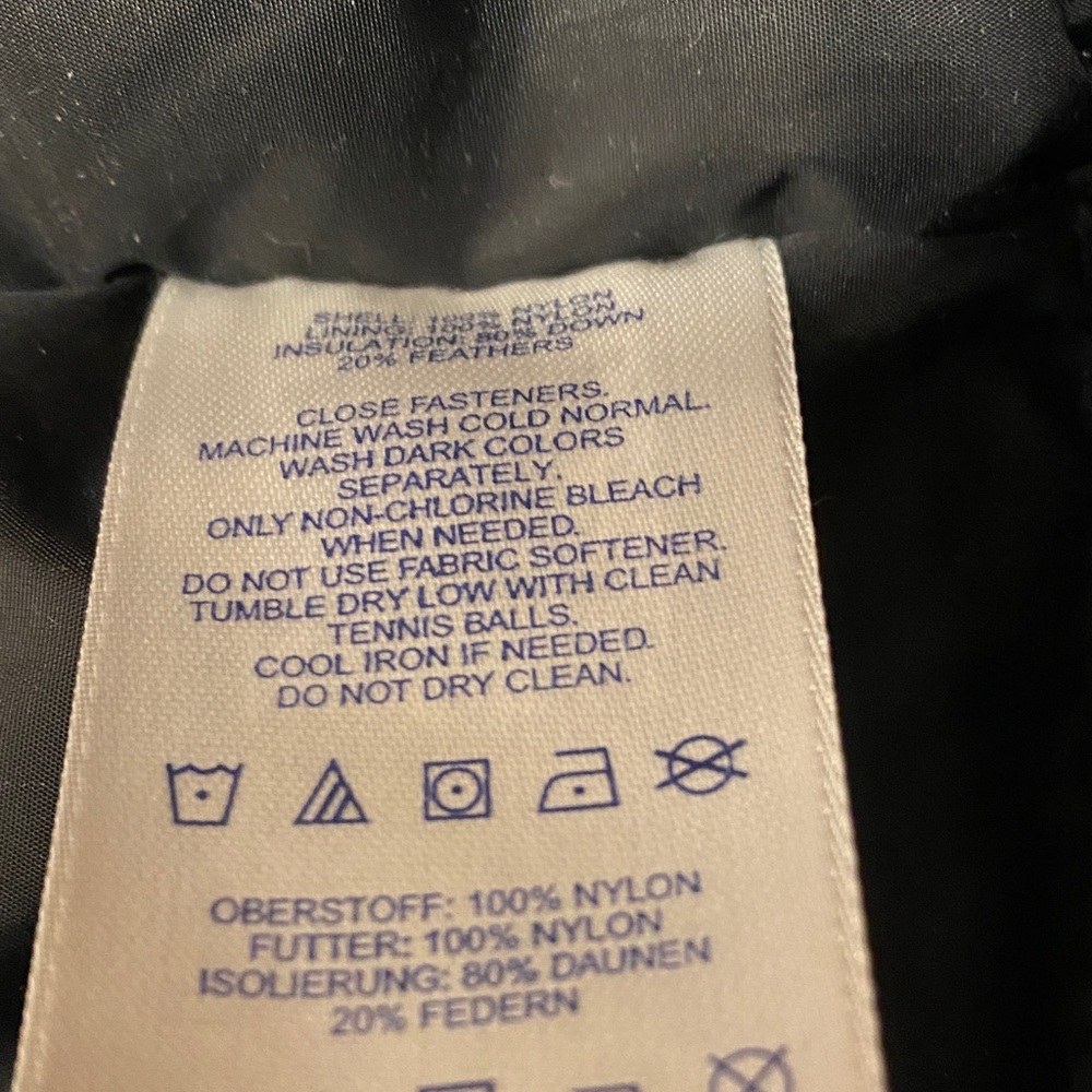 Lands' End Quilted Black Vest - Picture 4 of 4
